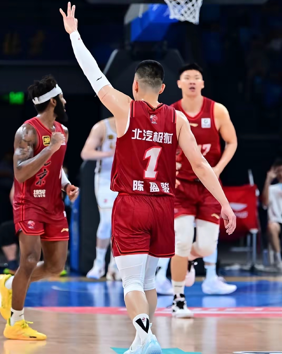 里程碑夜里昂遗憾出局,CBA季后赛今夜刷纪录,球迷炸锅,高层口径保持一致 里程碑夜里昂遗憾出局,CBA季后赛今夜刷纪录,球迷炸锅,高层口径保持一致